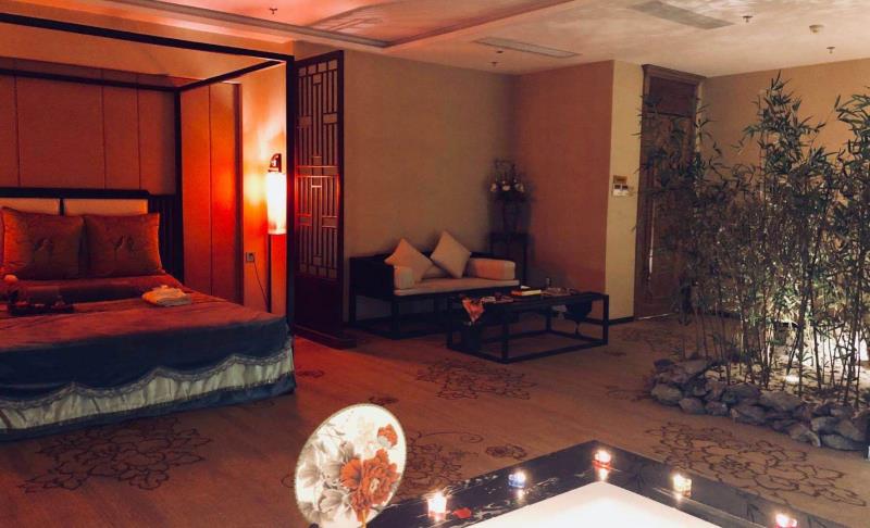 昨晚跟同事去了苏州高端木桶浴,SPA花样应有尽有