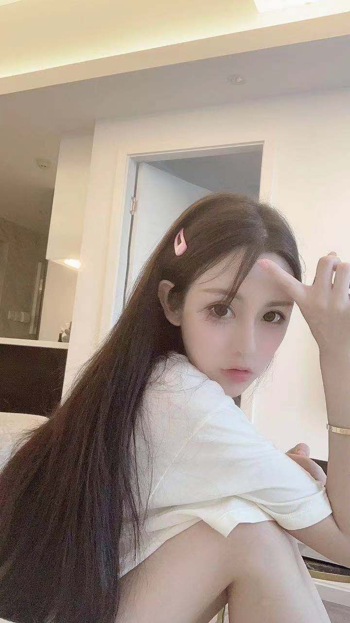 前两天去了广州,口碑好美女如云